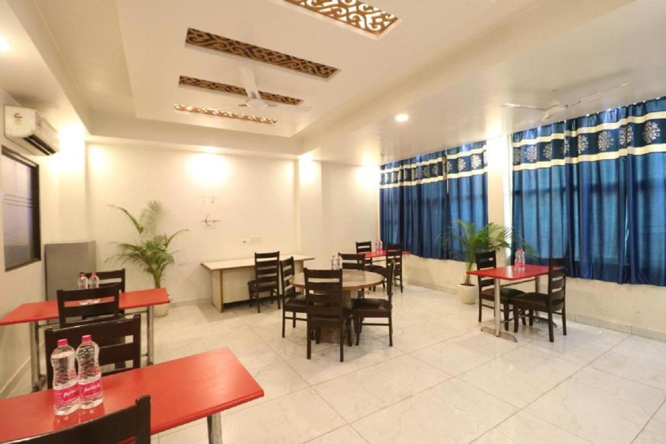 होटल Classic Park At Airport 3*